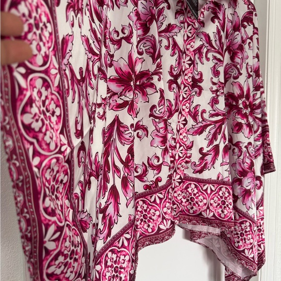 Boston Proper Pink and White Floral Top - Picture 2 of 5